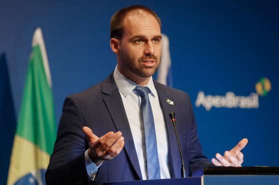 O deputado federal Eduardo Bolsonaro discursa durante cerimônia de inauguração do escritório da Apex em Jerusalém 