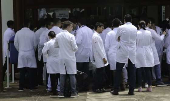 MEDICOS