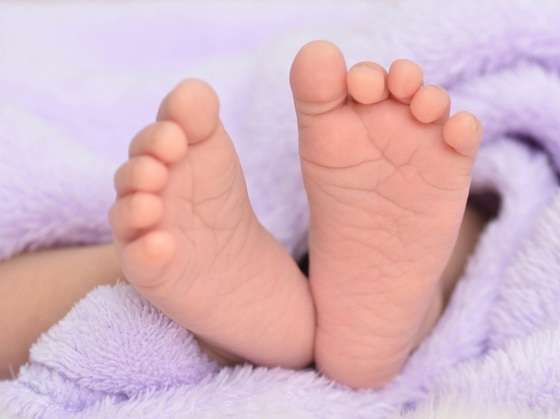 pes-de-um-bebe-foto-hwongccshutterstock-000000000000DB53.jpg