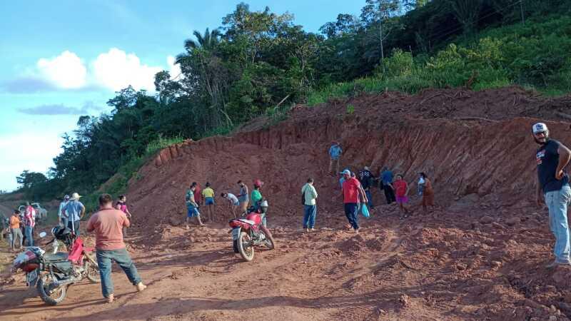 VÍDEO: após boato, mais de 200 pessoas cavam área em busca de ouro em MT e  encontram sítio arqueológico, Mato Grosso