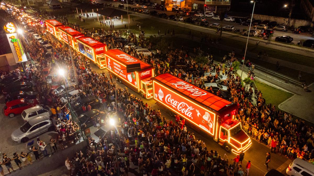 Caminhão de Natal Coca Cola com luz : : Brinquedos e