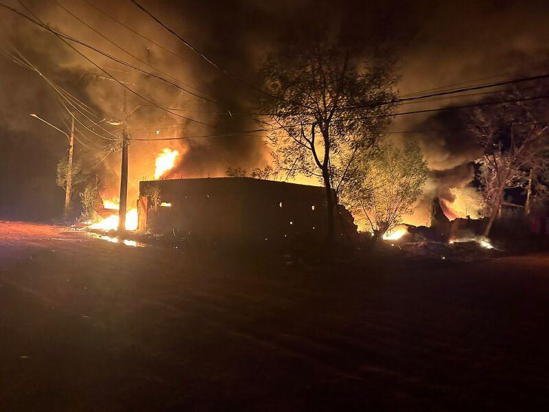 Empresa de autopeças é destruída pelo fogo em Várzea Grande – Só Notícias