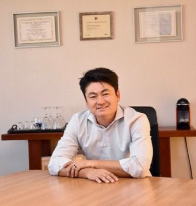 Robson-Shinji-Yanagawa.jpg
