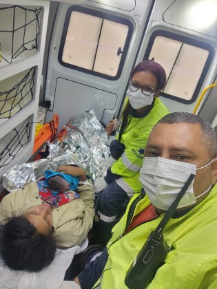 Parto-na-ambulancia-VG.jpeg