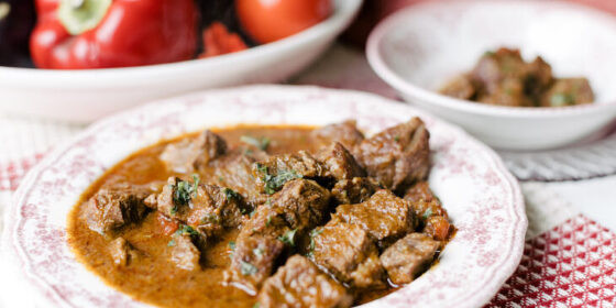 goulash-de-carne-730x365.jpg