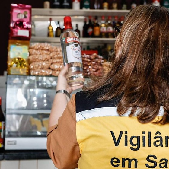 O-que-se-sabe-sobre-as-intoxicacoes-e-mortes-por-metanol-em-SP-620x620.jpg