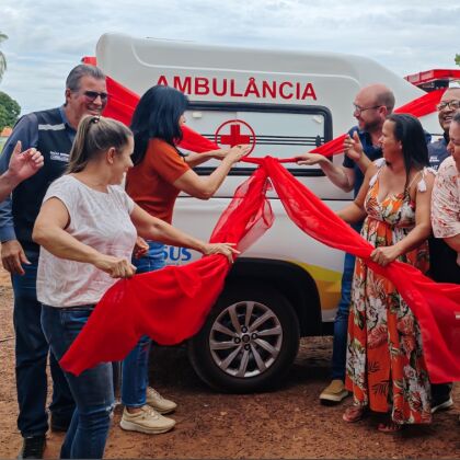 Beto Dois a Um entrega ambulância na região do Pantanal 
