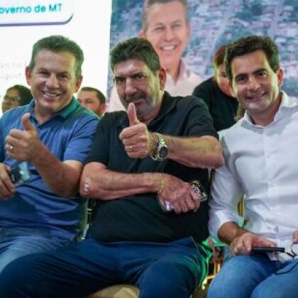 Dr. João participa de entrega de equipamentos, lançamento de obras e ações sociais 