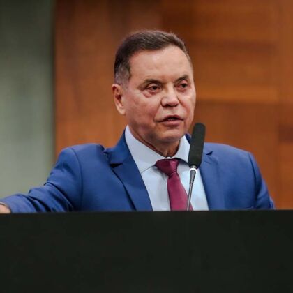 Botelho propõe concessão da Comenda Dante de Oliveira a Dom Mário Antônio da Silva