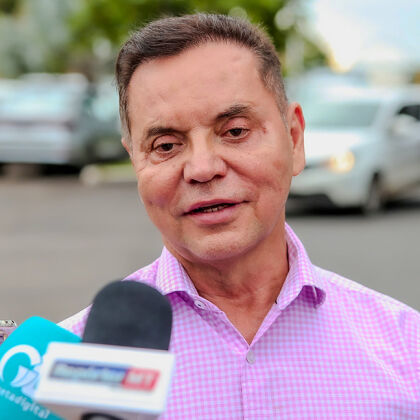 Indicações de Botelho garantem ônibus escolares e veículos para fortalecer agricultura familiar 