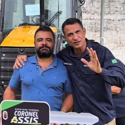 Coronel Assis amplia apoio aos municípios e entrega mais de R$ 1,3 mi em maquinários