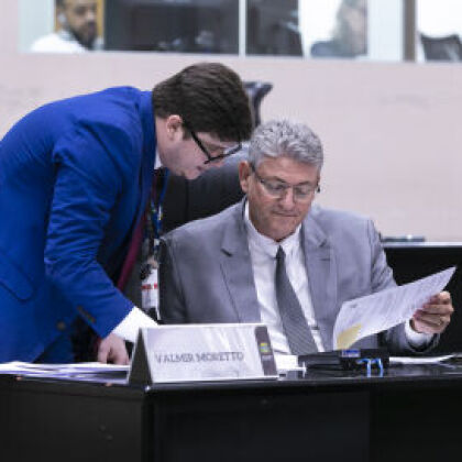 ALMT aprova propostas de Moretto que reconhecem lideranças da região oeste