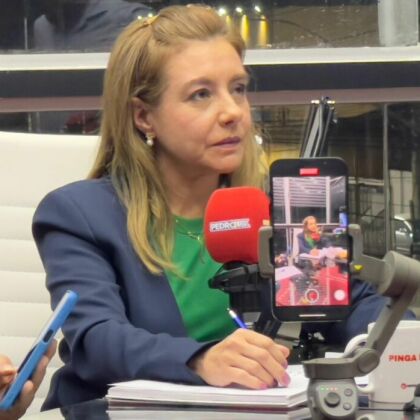 Flávia Moretti sanciona novas leis do PCCS e fortalece carreiras dos servidores&nbsp;