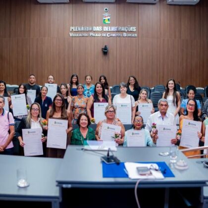 Baixinha homenageia servidores da Santa Casa e destaca importância do trabalho na saúde