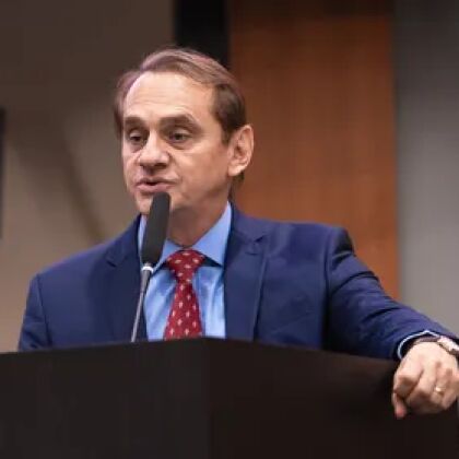Wilson Santos propõe dispositivos de localização para ampliar a segurança de autistas em MT