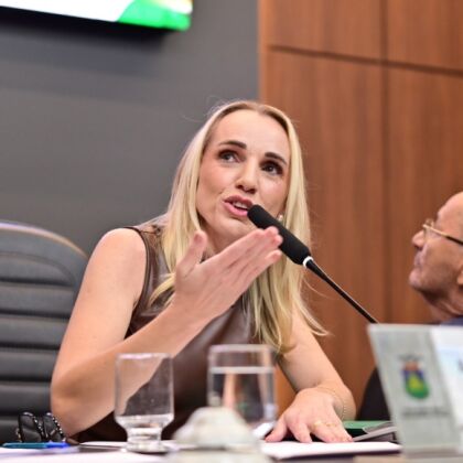Katiuscia comemora pacote de benefícios aos servidores e destaca licença-paternidade de 30 dias